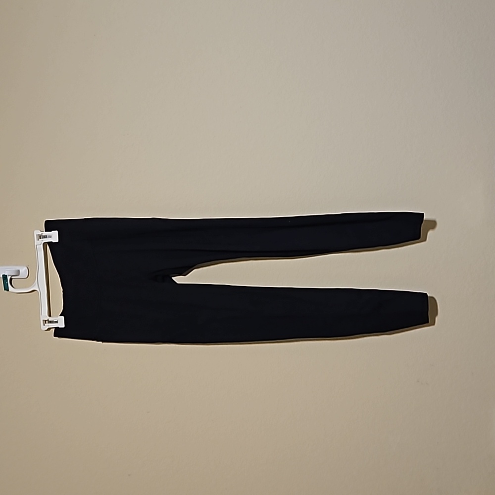 Black leggings with pockets and waistband